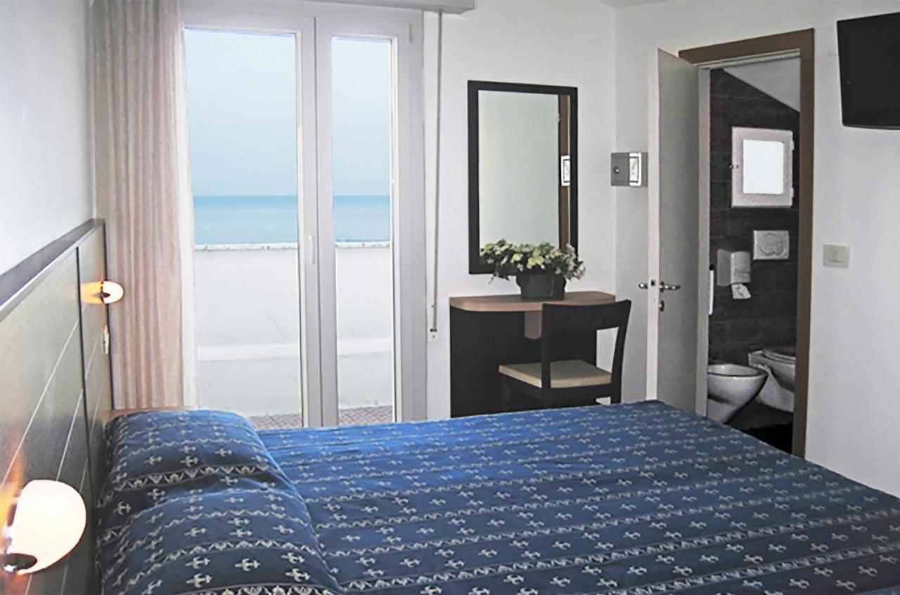 Hotel Sorriso - Molto Piu Di Una Stella Риччоне Экстерьер фото