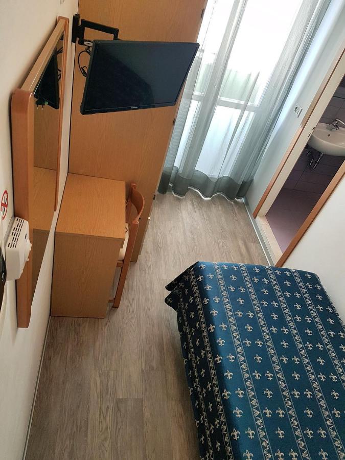 Hotel Sorriso - Molto Piu Di Una Stella Риччоне Экстерьер фото