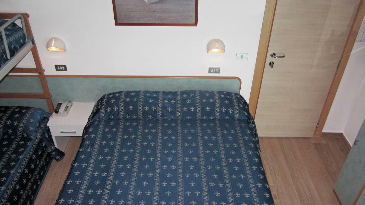 Hotel Sorriso - Molto Piu Di Una Stella Риччоне Экстерьер фото