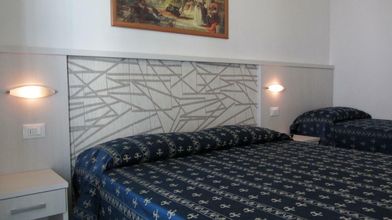 Hotel Sorriso - Molto Piu Di Una Stella Риччоне Экстерьер фото